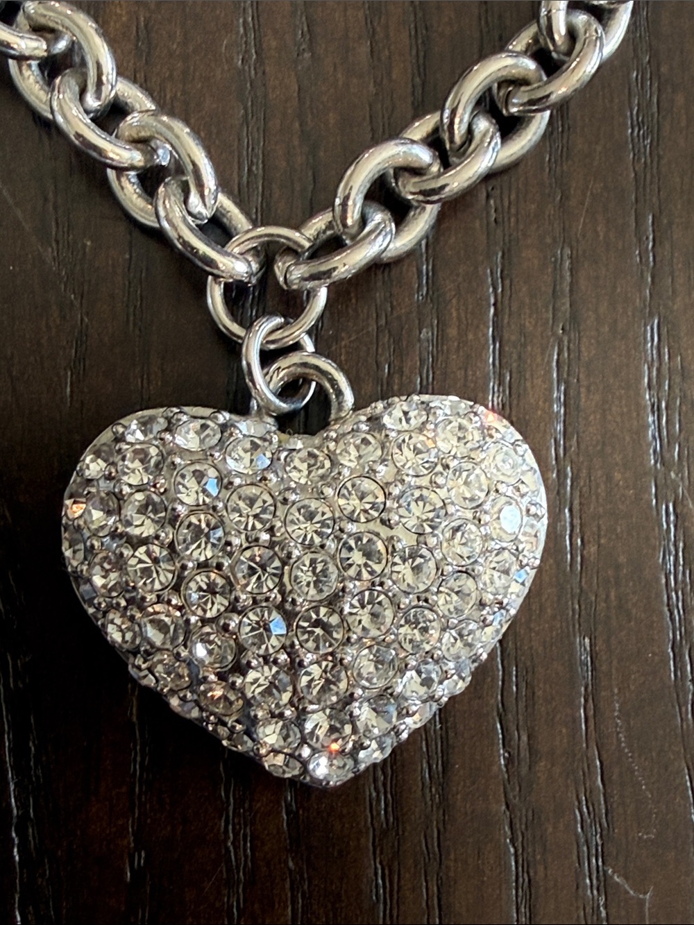 Vintage Y2K Guess Silver Rhinestone Heart Pendant Necklace!